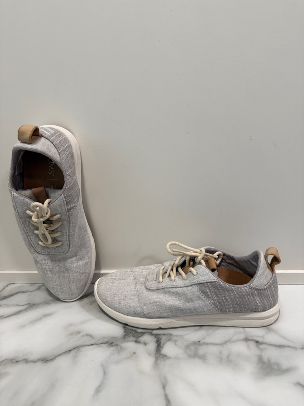 TOMS Women's size 8 Cabrillo Sneakers in Drizzle Grey Chambray Mix